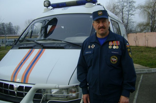 Валерий Черепанов руководил спасотрядом на ликвидации последствий землетрясения в Ленинакане.