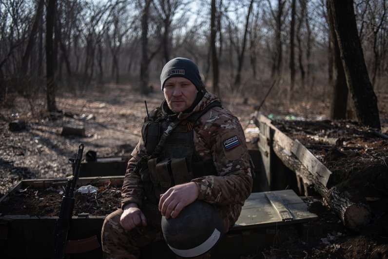 Младший сержант, водитель Евгений, 43 года, из Ростов-на-Дону. До мобилизации - печник. Семья, двое детей.