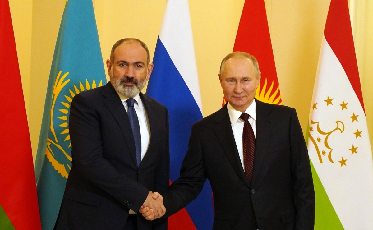 Путин и Пашинян обсудили обстановку на армяно-азербайджанской границе