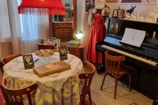 В Дзержинске выставлено платье Изольды Извицкой с Каннского фестиваля