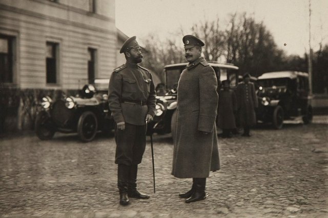 Николай II и В.Н.Воейков в Ставке в Могилёве. 1915-1916 гг.