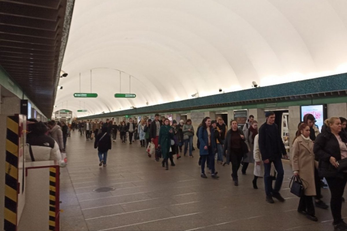 Задымление произошло на станции метро Спортивная в Москве