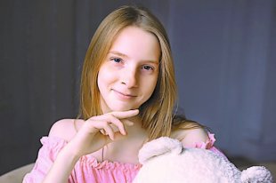 Вы помогли Ладе попасть на операцию, оплатив титановую конструкцию, заменившую пять её родных позвонков.