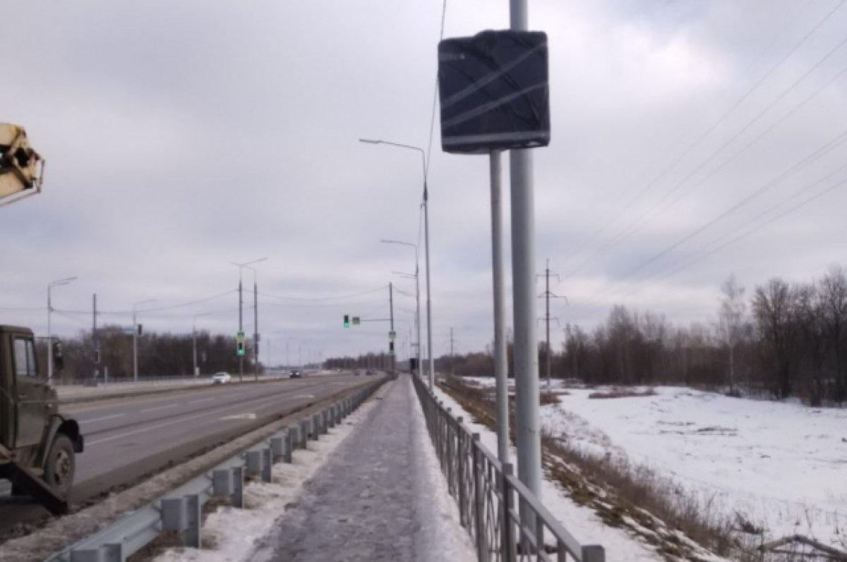 Власти Брянска разрешили движение машин по полосе для МТС на дороге-дамбе