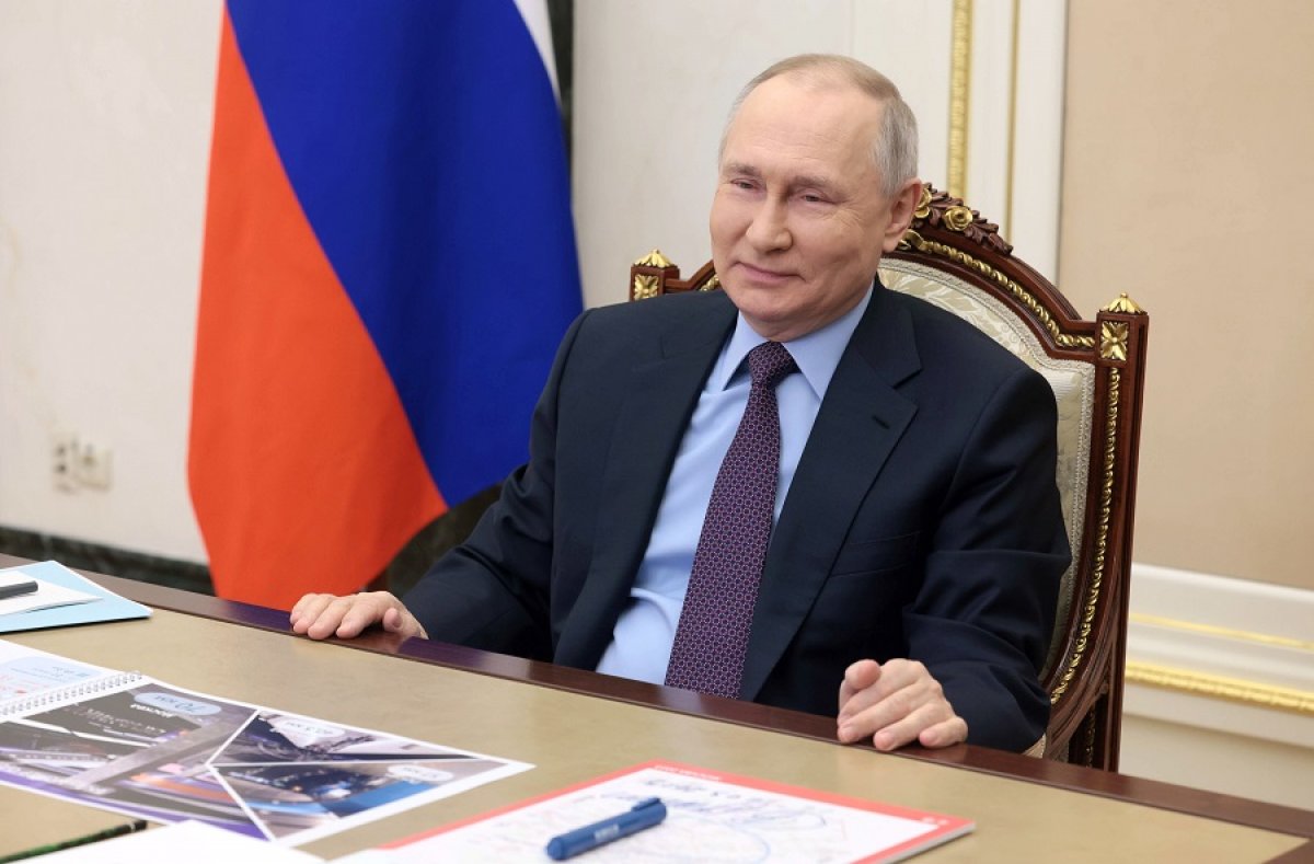 С Богом!. Путин дал старт движению по Большому кольцу метро в Москве