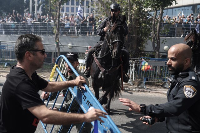 Протесты оппозиции в Израиле: полиция жестко разгоняет митингующих