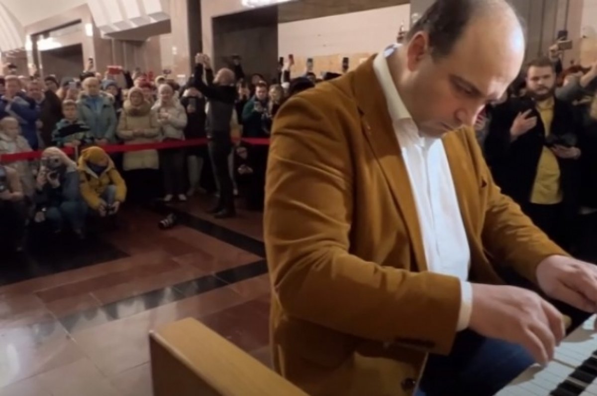 В метро Екатеринбурга исполнили композиции Баха на органе