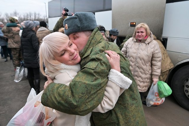 Возвращение военнослужащих из украинского плена в ЛНР