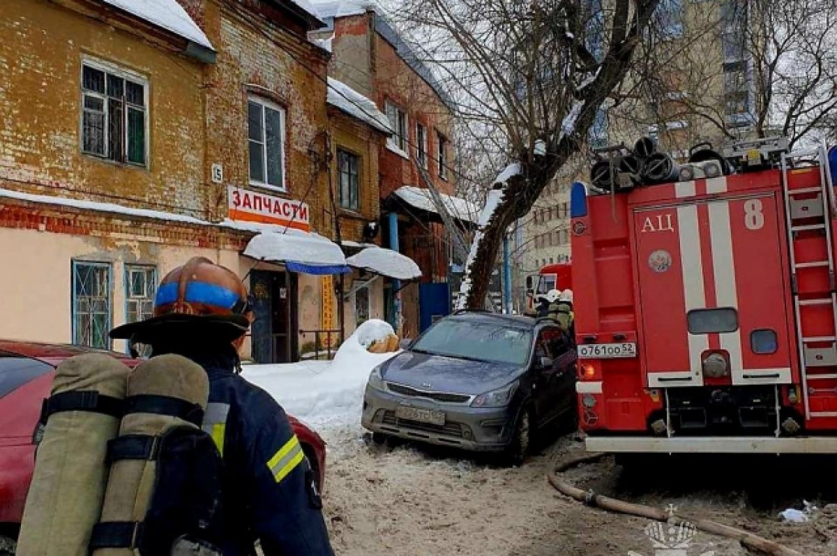 Здание горит на Сенной площади в Нижнем Новгороде | АиФ Нижний Новгород