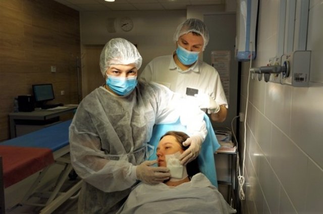 Челюстно-лицевые хирурги совместно с акушерами-гинекологами помогли появлению малыша на свет.