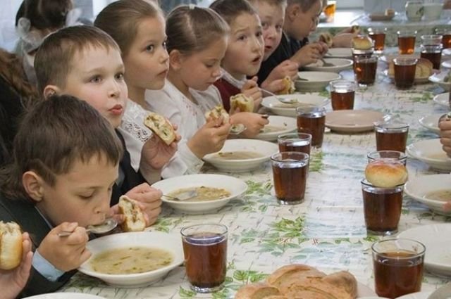 Ноябрьских школьников кормили некачественной едой. 