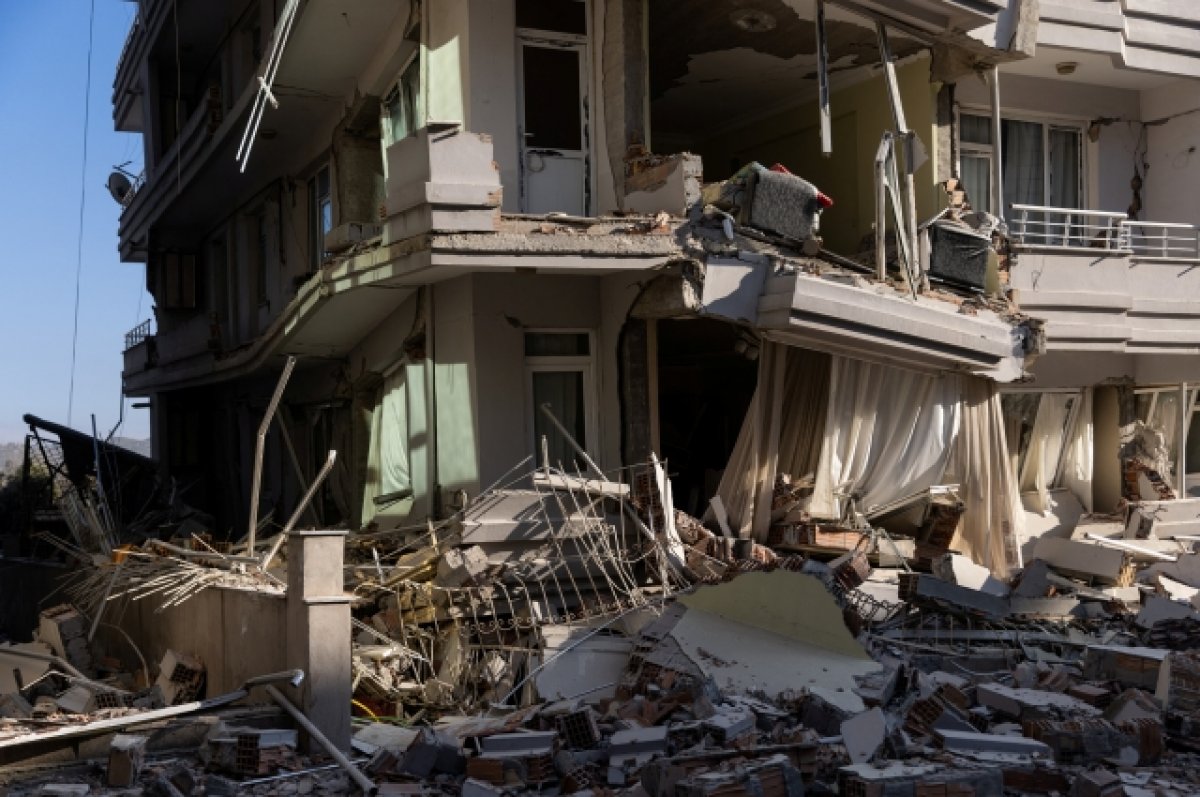Число погибших в результате землетрясений в Турции приблизилось к 46 000