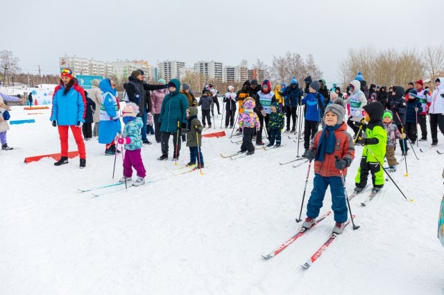 Для участников мероприятия на лыжной базе «Ветлужанка» организовали три заезда: 3 км – мужчины, 2 км – женщины, 500 м – дети.