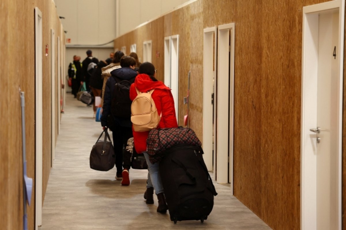 Польша хочет вернуть незаконно выплаченные украинским беженцам пособия