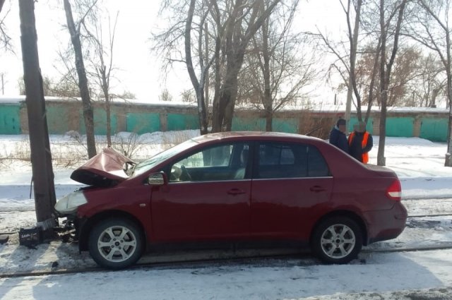 Автомобиль влетел в электроопору