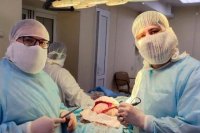 В Оренбурге хирурги восстановили девочке дефект черепа после операции на мозге.