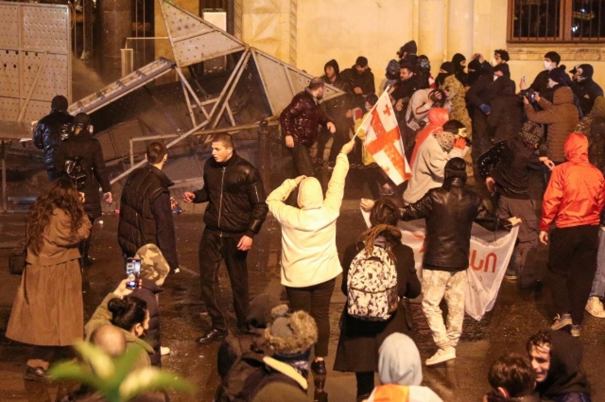 Политолог Михайлов назвал истинную цель организации протестов в Грузии