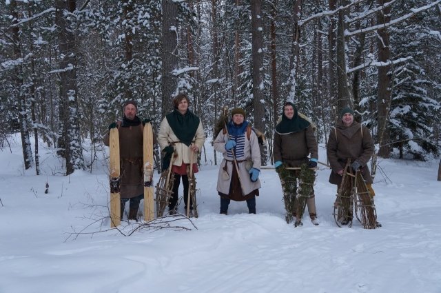 Псковские реконструкторы уже много лет на себе испытывают прелести средневековой зимы. Фото из личного архива героя публикации. 