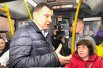 В салонах автобусов Вадим Шкабарня спрашивал пассажиров о нареканиях.