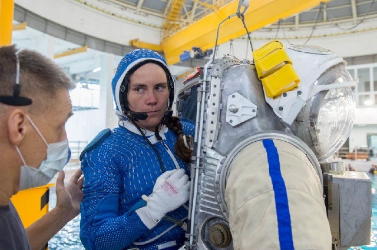 Космонавт Анна Кикина поработает с роботом Федором после возвращения с МКС