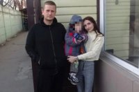 Игорь Омельченко забрал ребёнка из приюта и довёз до матери.   