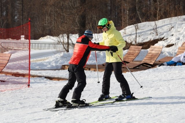 Гостей и зрителей праздника ждали мастер-классы по лыжам и сноуборду.