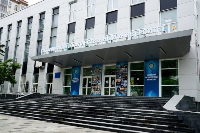 Занятия в корпусах возобновят с будущего учебного года.