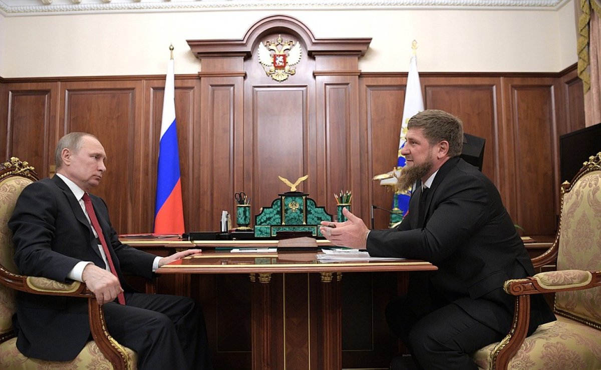 Министр Дудаев развеял фейк о медицинском приборе на пальце у Кадырова