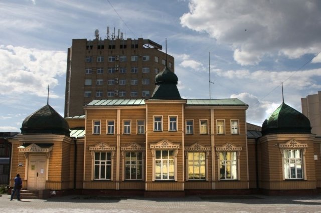 Здание построено специально для музея Западно-Сибирского Отдела Императорского Русского Географического общества (первого музея в Омске) по проекту архитектора И. Хворинова.