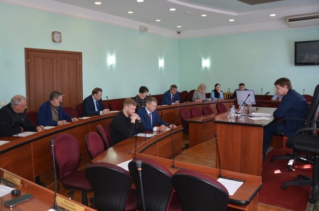 В Оренбургском городском Совете продолжается работа по подготовке к очередному заседанию.