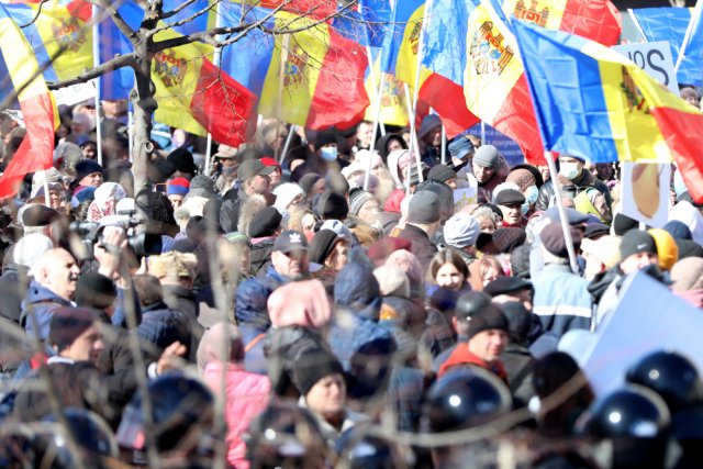 Участники акции протеста оппозиции в центре Кишинева. 12.03.2023
