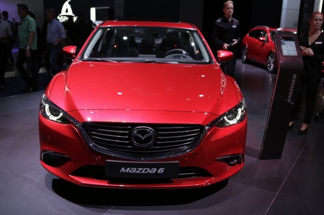 Mazda Atenza. 