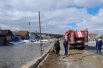 Спасатели прибыли в с. Архангельское для откачки воды из жилых домов.