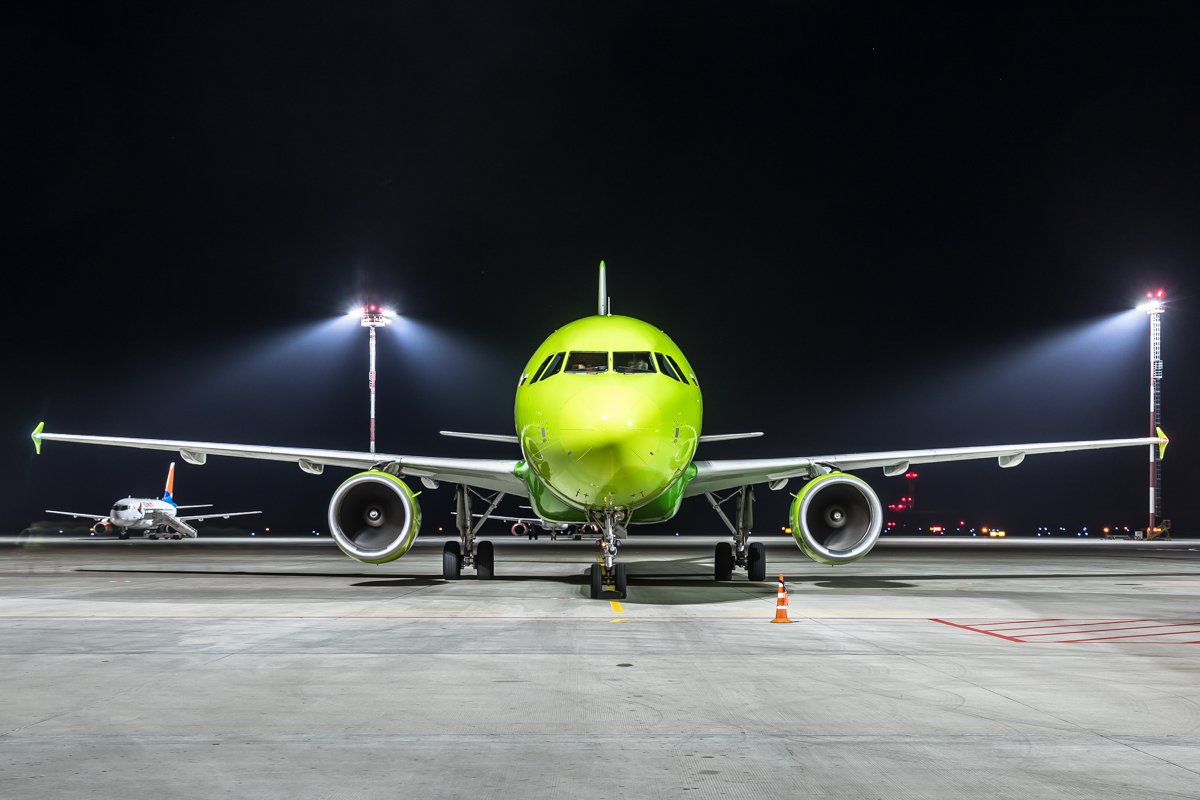 Пассажиры s7. S7 Airlines Толмачево. Самолет s7. S7 Новосибирск. Летающий самолет в Толмачева.