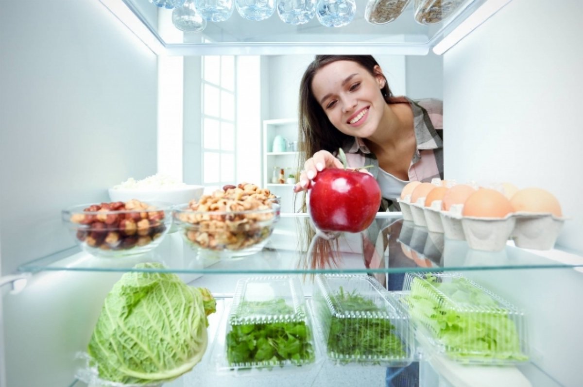 Токсиколог Кутушов рассказал, какие продукты опасно хранить в холодильнике