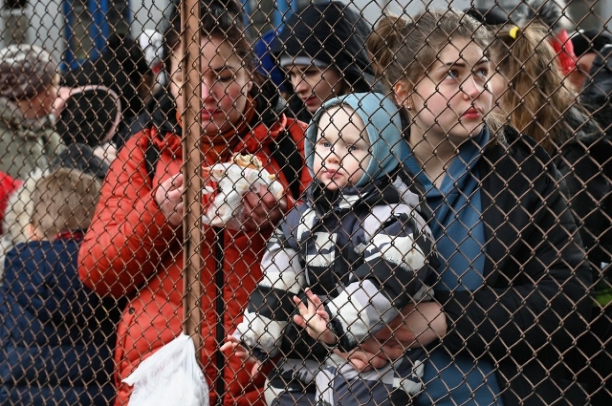 Сидите в лагере. Бунт беженцев в Берлине остановили с помощью вакцин