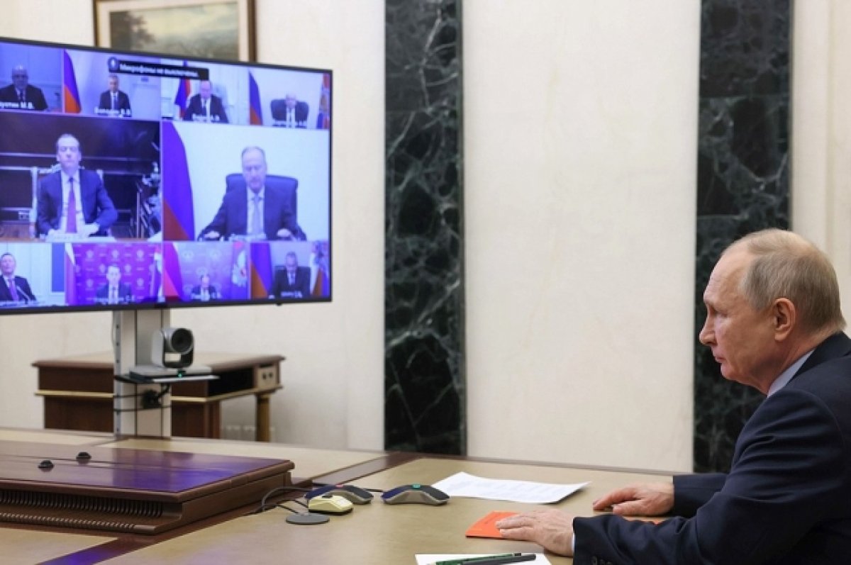 Путин обсудил с Совбезом вопросы взаимодействия в Каспийском регионе