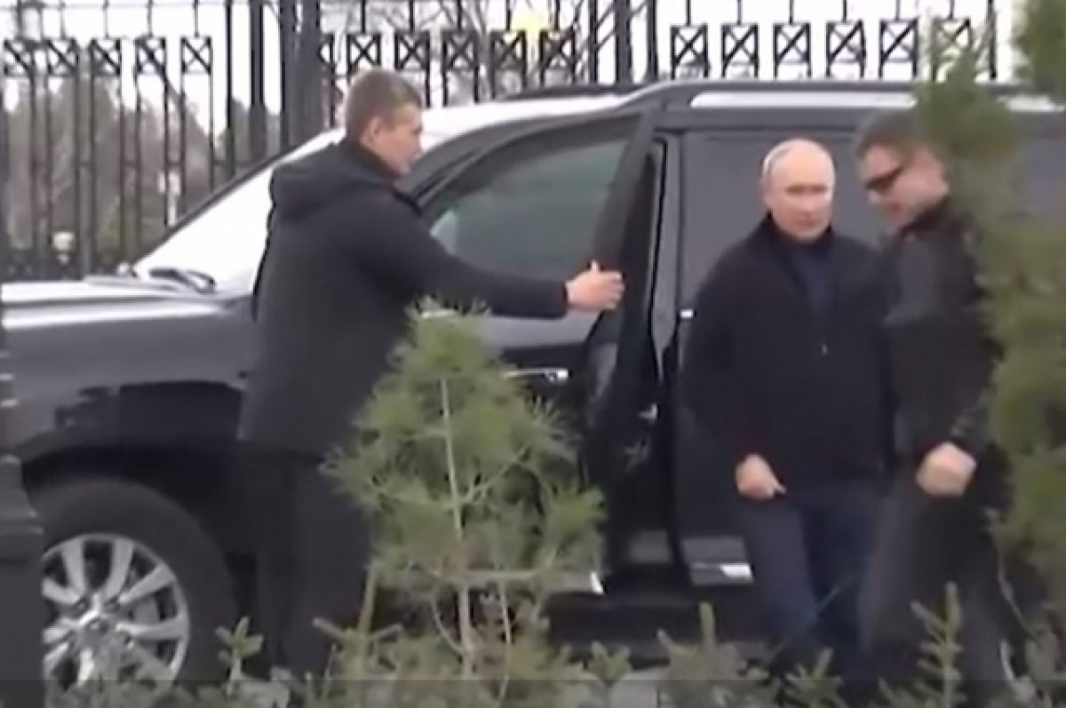 Путин совершил рабочую поездку в Мариуполь