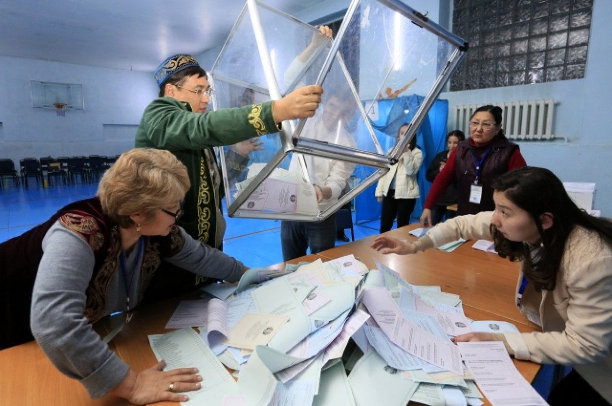 Согласно экзитполам, в парламент Казахстана проходят шесть партий
