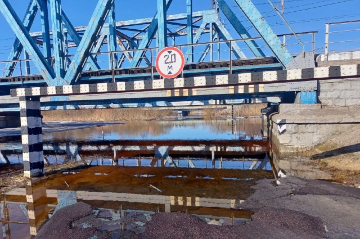 В Фокинском районе Брянска закрывают движение под железнодорожным мостом
