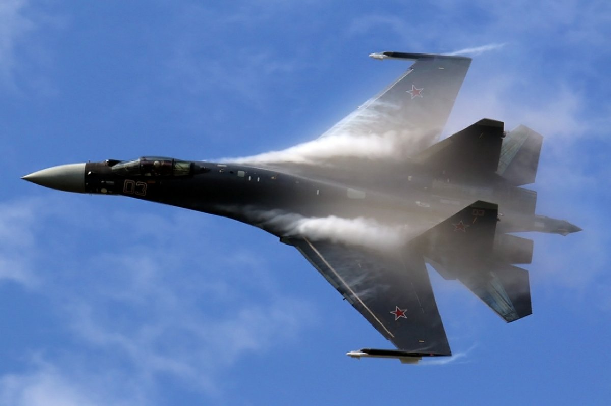 Истребитель РФ подняли в воздух из-за бомбардировщиков США у границы России