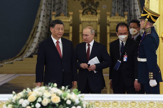 Президент РФ Владимир Путин и председатель КНР Си Цзиньпин перед началом российско-китайских переговоров
