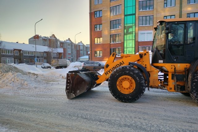 Люди недовольны существующими правилами очистки дорог и дворов от снежных завалов и наледи.