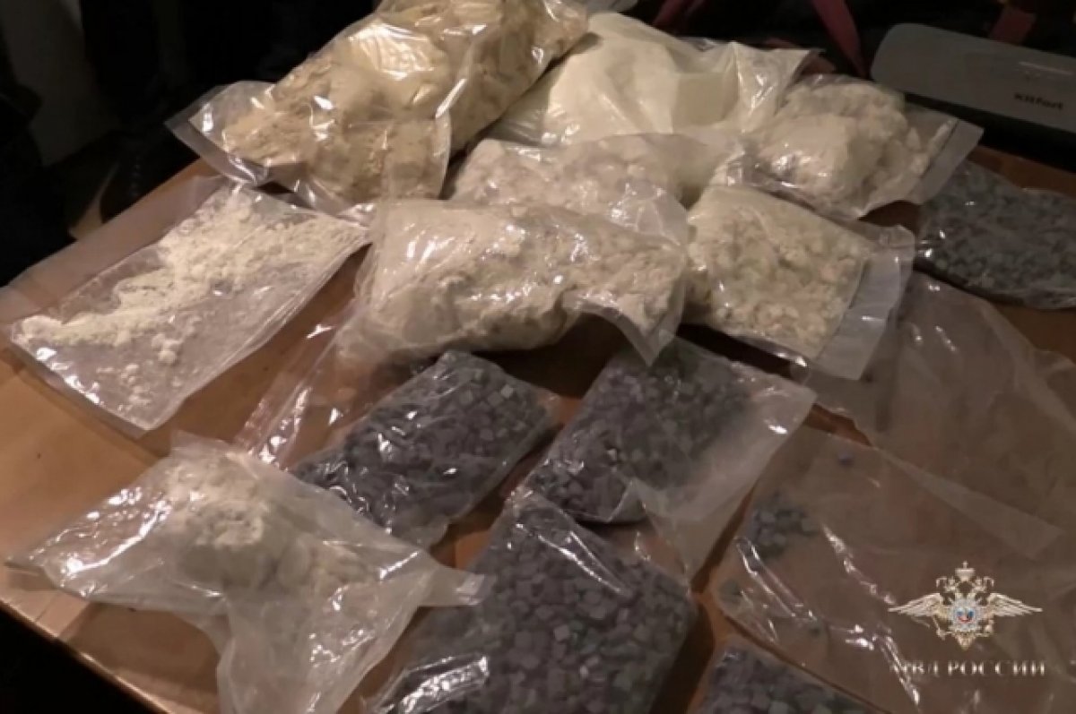 Полиция раскрыла каналы распространения наркотиков на территории Сибири