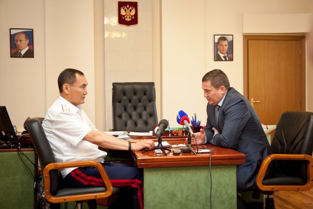 В суде Музраев говорил, что они вместе с губернатором боролись с коррупцией. 