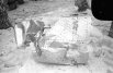 Фрагмент фюзеляжа УТИ Миг-15 на месте авиакатастрофы.