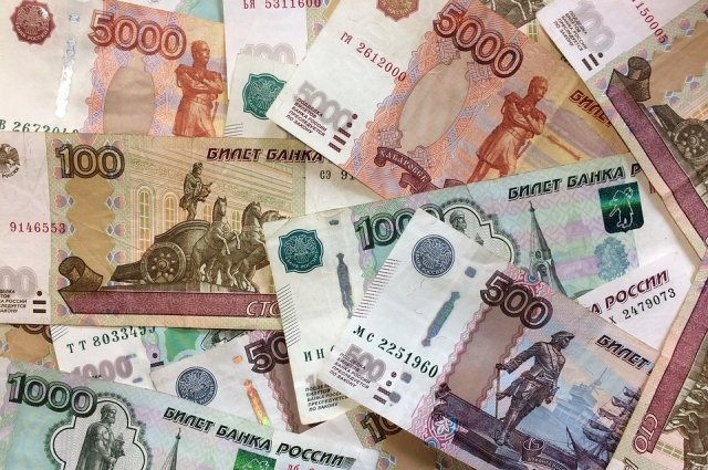 Оренстат: размер средней зарплаты в Оренбуржье превышает 45 000 рублей.