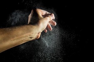 В Салехарде двое мужчин осуждены за покушение на незаконный сбыт наркотических средств в крупном размере.