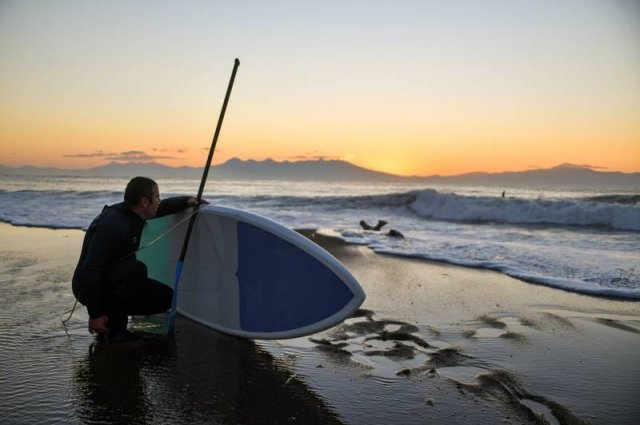 На Курилах условия для обучения сёрфингу идеальные с июня по конец октября.