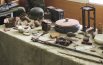 Посетившим сборы продемонстрировали объекты, используемые для патриотического воспитания молодежи. В том числе предметы, найденные во время экспедиций к местам боев в Великую Отечественную войну.